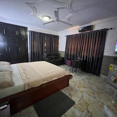 Nesta Barron -Home Away From Home North Legon Экстерьер фото