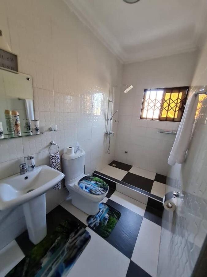 Nesta Barron -Home Away From Home North Legon Экстерьер фото