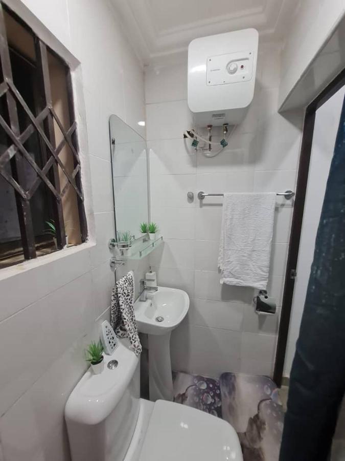 Nesta Barron -Home Away From Home North Legon Экстерьер фото