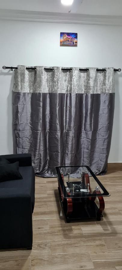 Nesta Barron -Home Away From Home North Legon Экстерьер фото