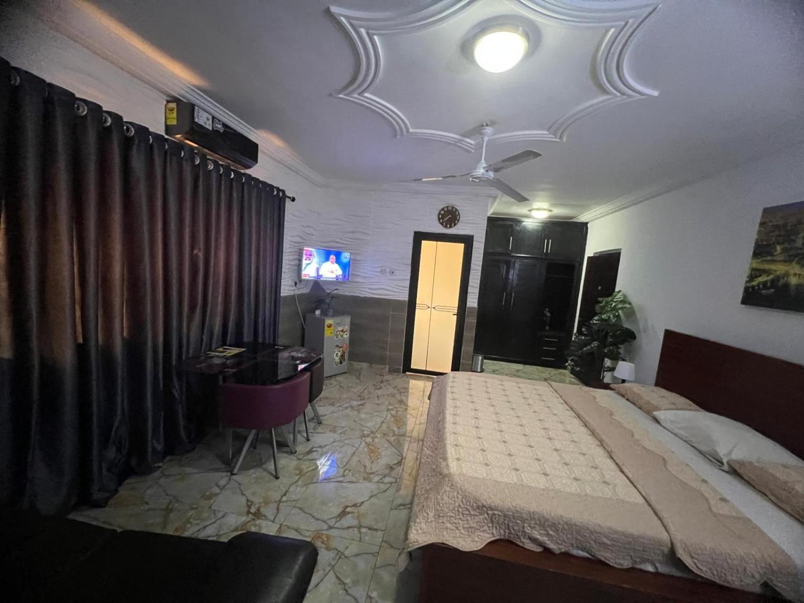 Nesta Barron -Home Away From Home North Legon Экстерьер фото